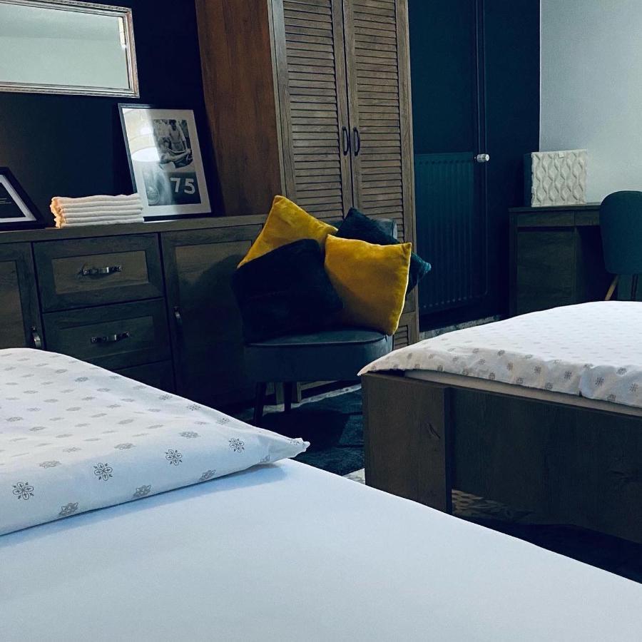 Rooms & Apartment Zala Airport Shuttle Option ツェルクニェ・ナ・ゴレニスケム エクステリア 写真