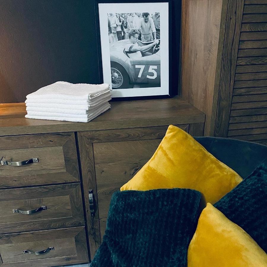 Rooms & Apartment Zala Airport Shuttle Option ツェルクニェ・ナ・ゴレニスケム エクステリア 写真