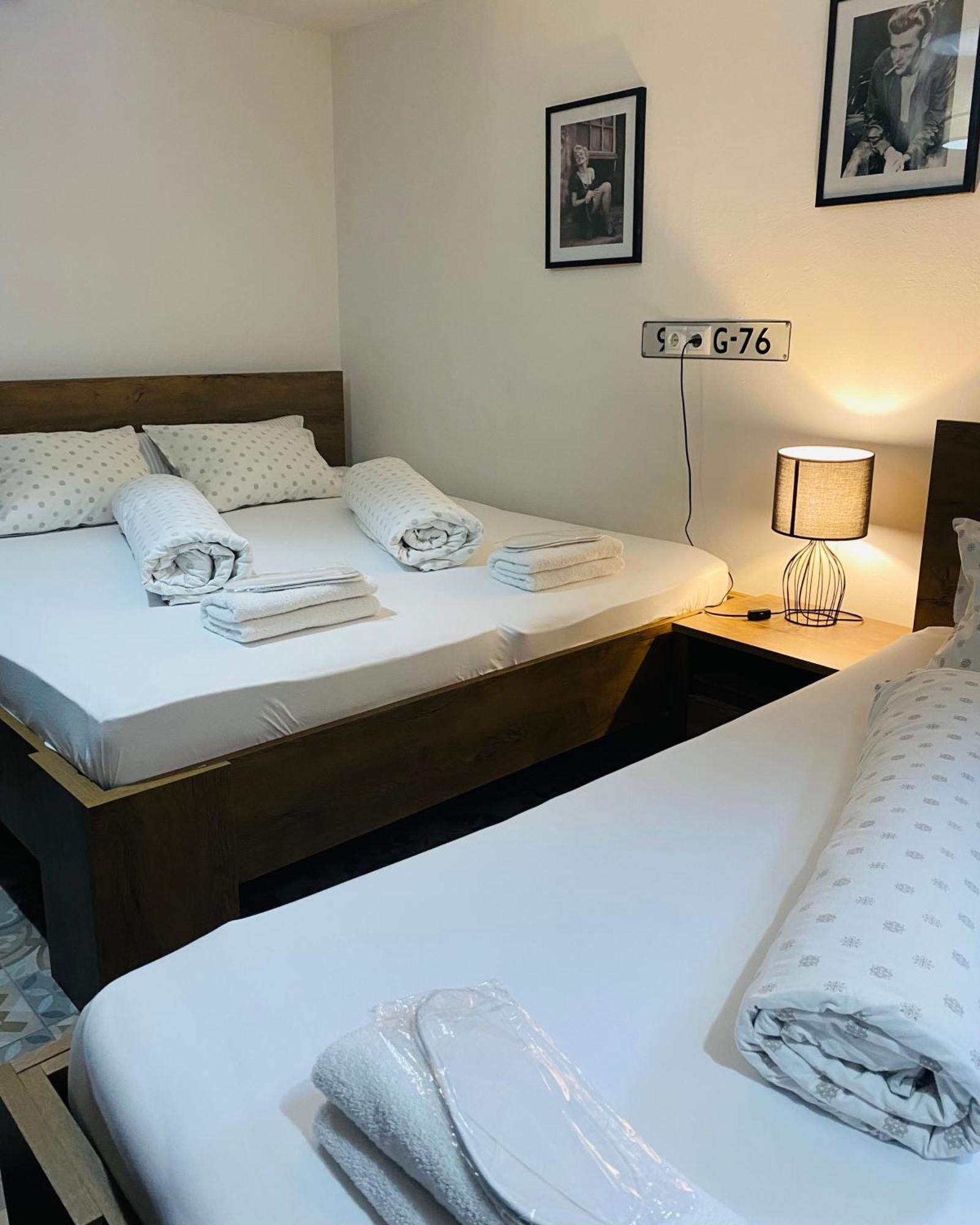 Rooms & Apartment Zala Airport Shuttle Option ツェルクニェ・ナ・ゴレニスケム エクステリア 写真