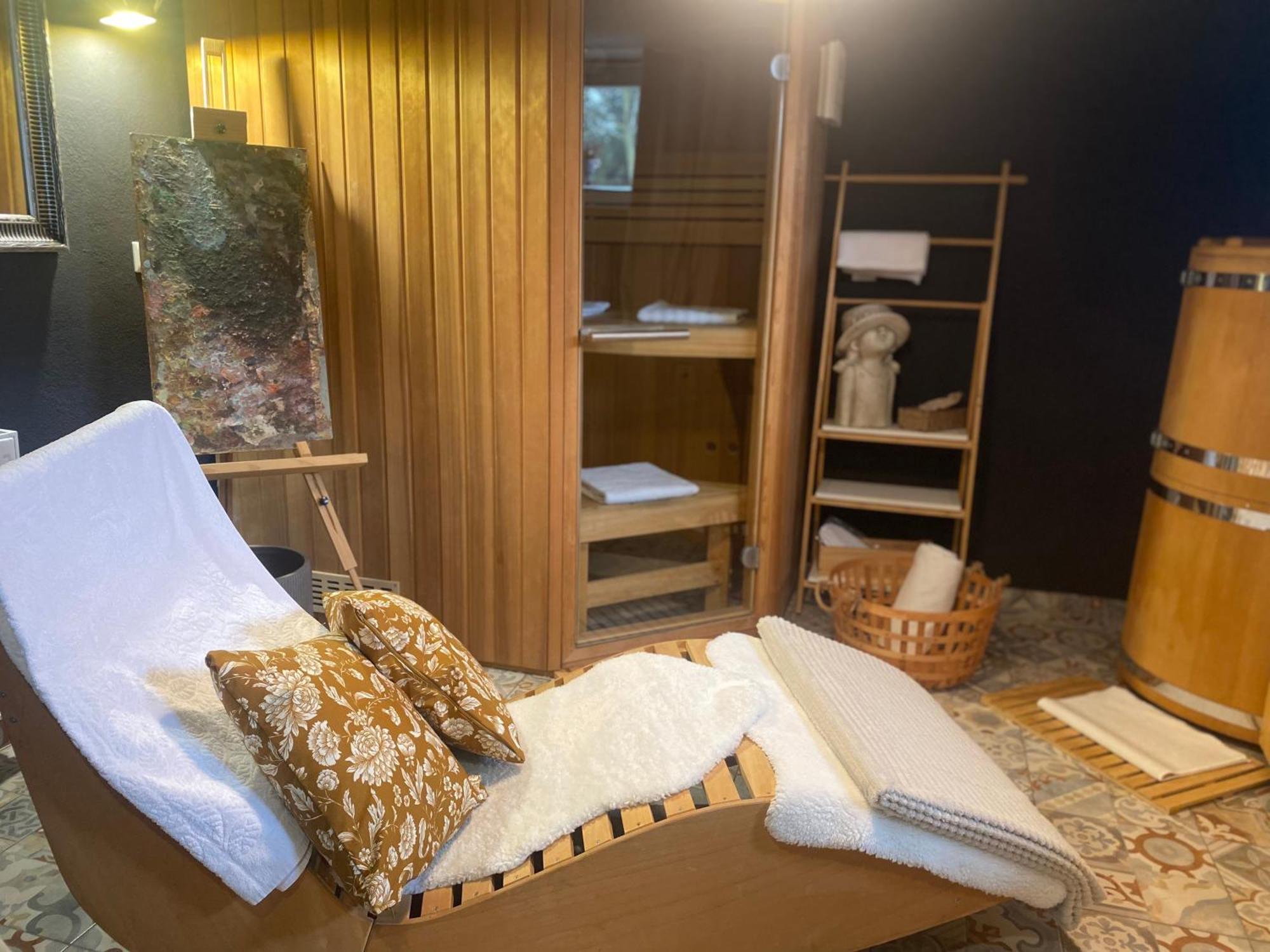 Rooms & Apartment Zala Airport Shuttle Option ツェルクニェ・ナ・ゴレニスケム エクステリア 写真