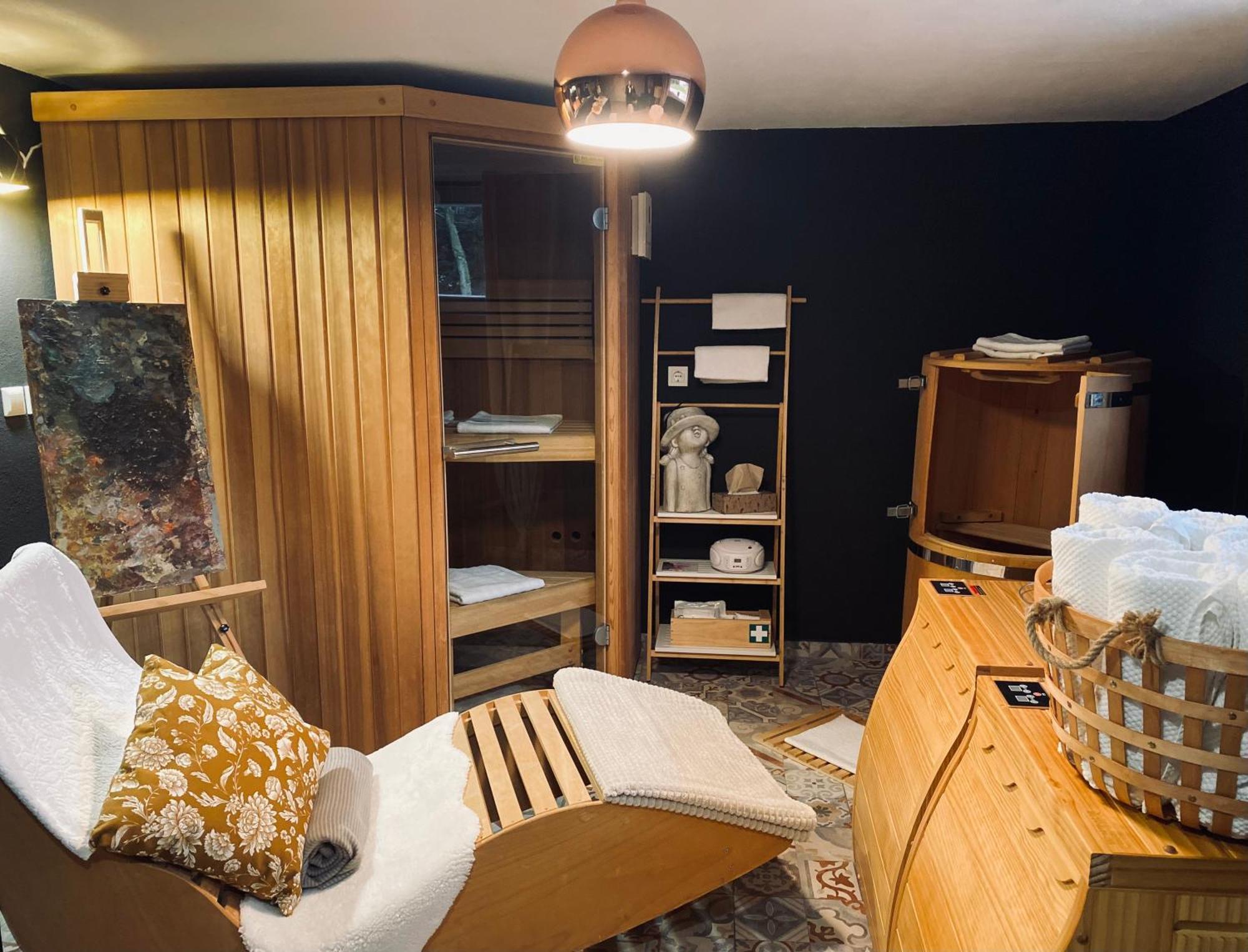 Rooms & Apartment Zala Airport Shuttle Option ツェルクニェ・ナ・ゴレニスケム エクステリア 写真